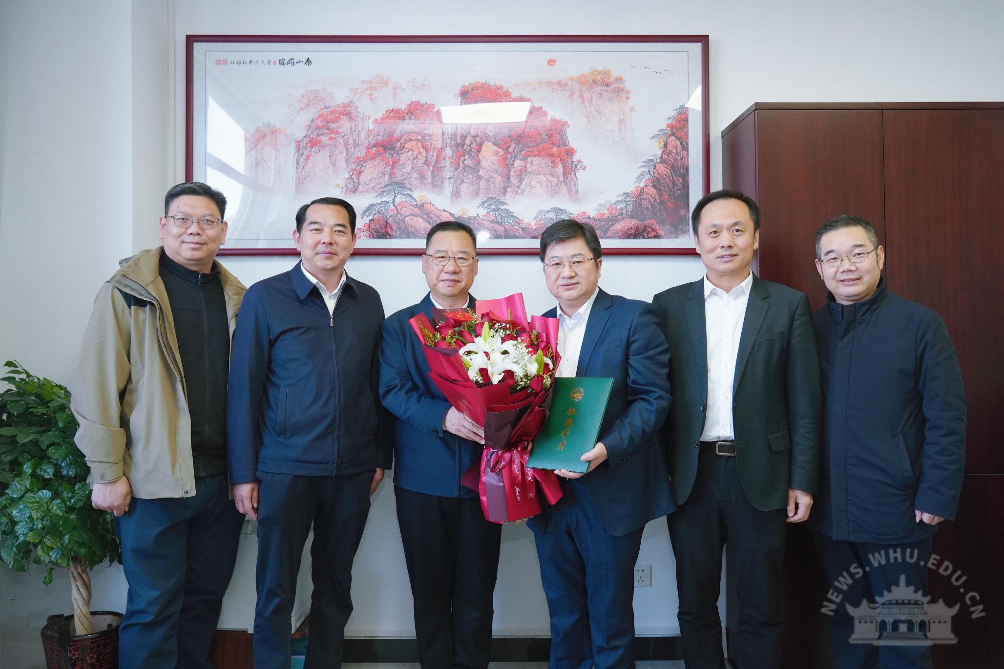 校领导看望我校新当选院士