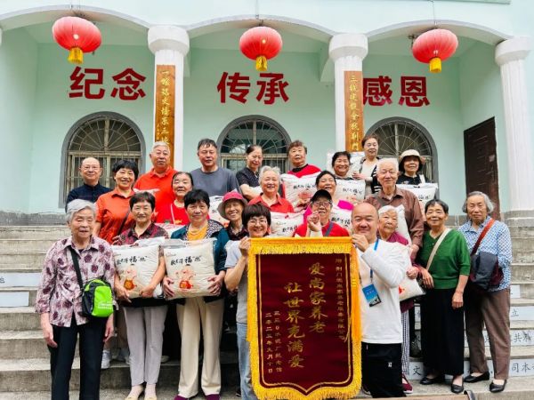 “葛二代” 马罡：我用两千多个日夜，留住父辈的水泥厂青春