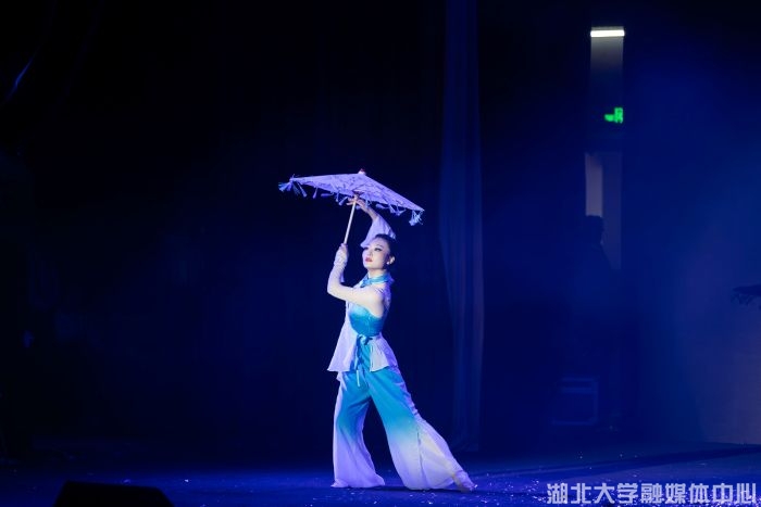 “数学文化思政课”以原创话剧传数韵薪火