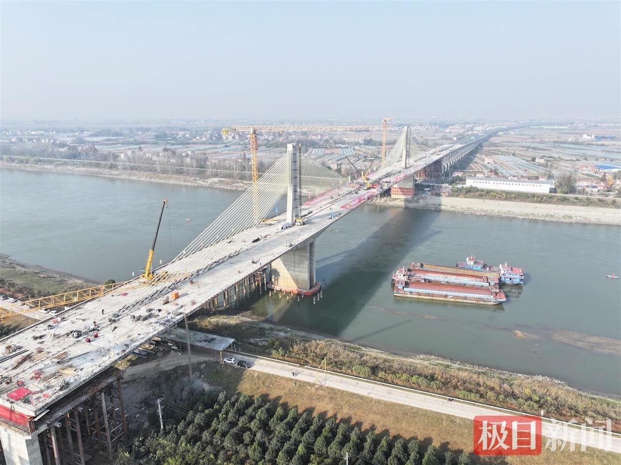 一桥凌越汉江 武天高速马口汉江特大桥顺利合龙