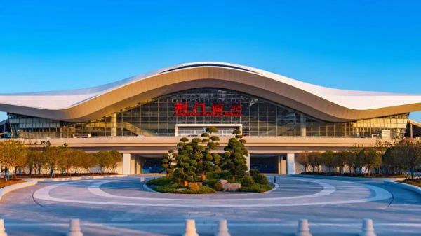 一张旧车票的告别，一个新坐标的崛起