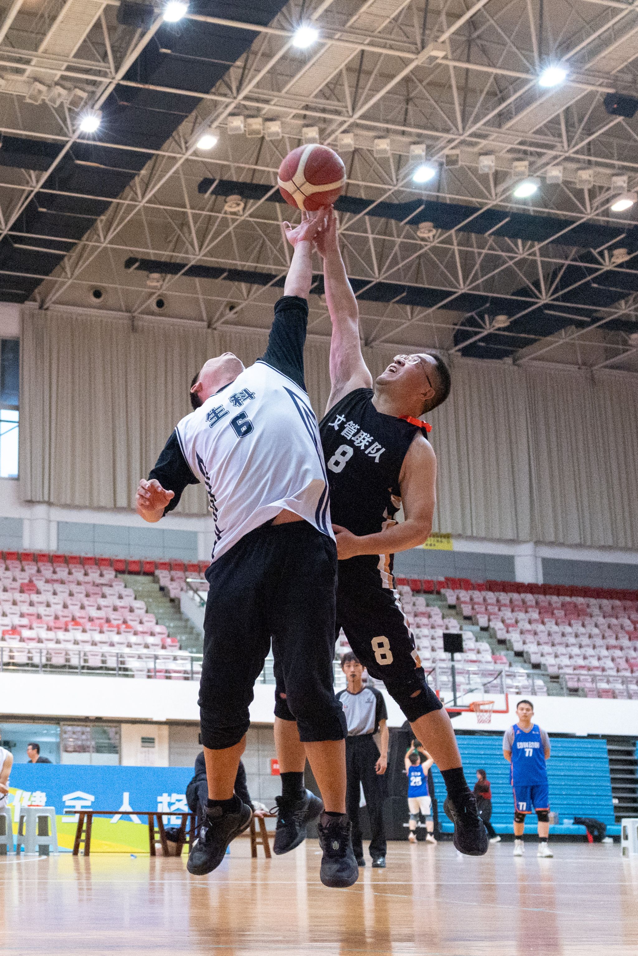 首届教职工三人制篮球赛落幕