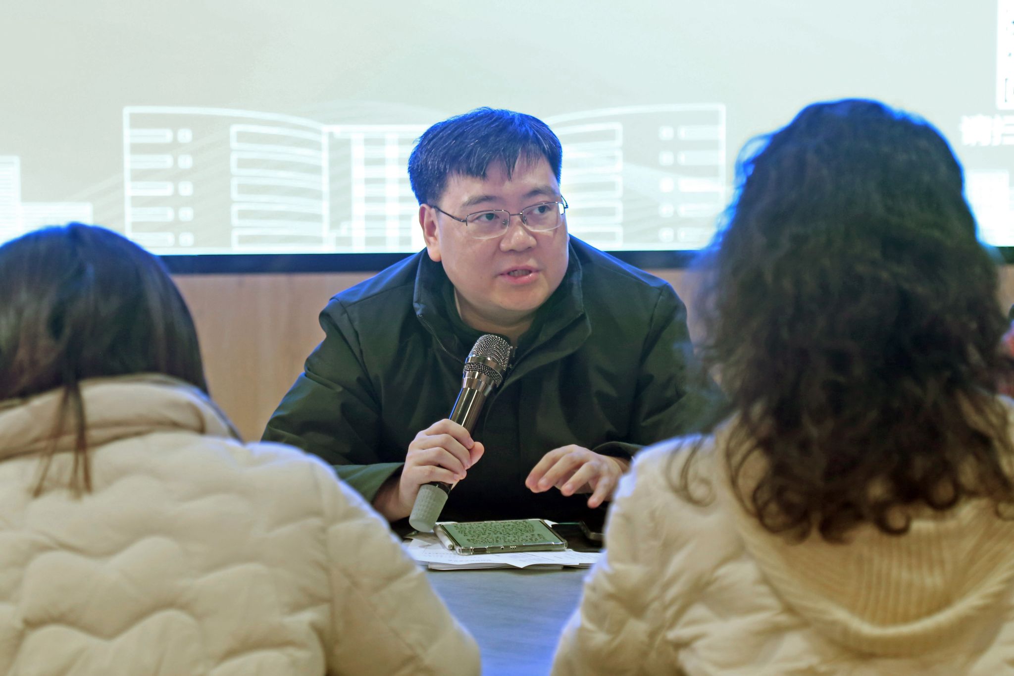 三峡大学召开图书馆工作委员会第十九次会议