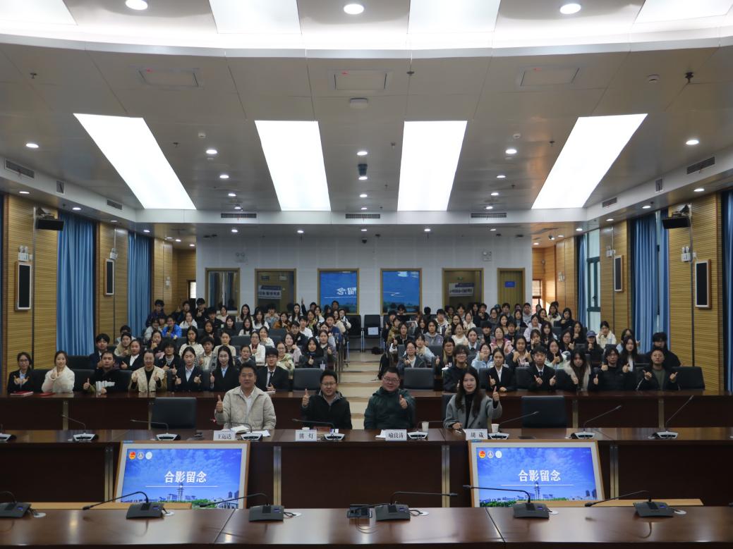 “青春中国梦”第十二期大学生创业训练营开营啦！