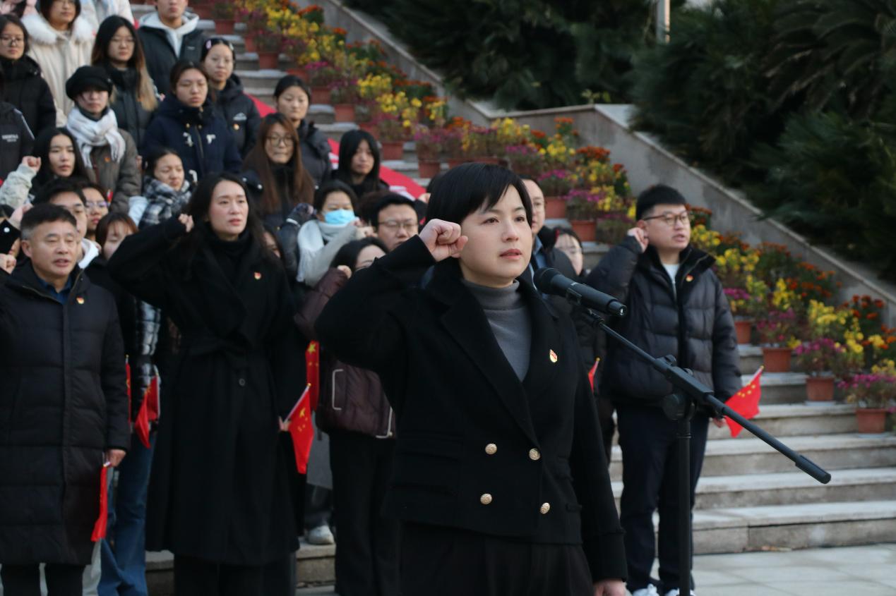 青春献礼“十五五”，砥砺奋进新征程——纪检监察学院（国家治理学院）、法与经济学院国旗故事会暨升旗仪式举行