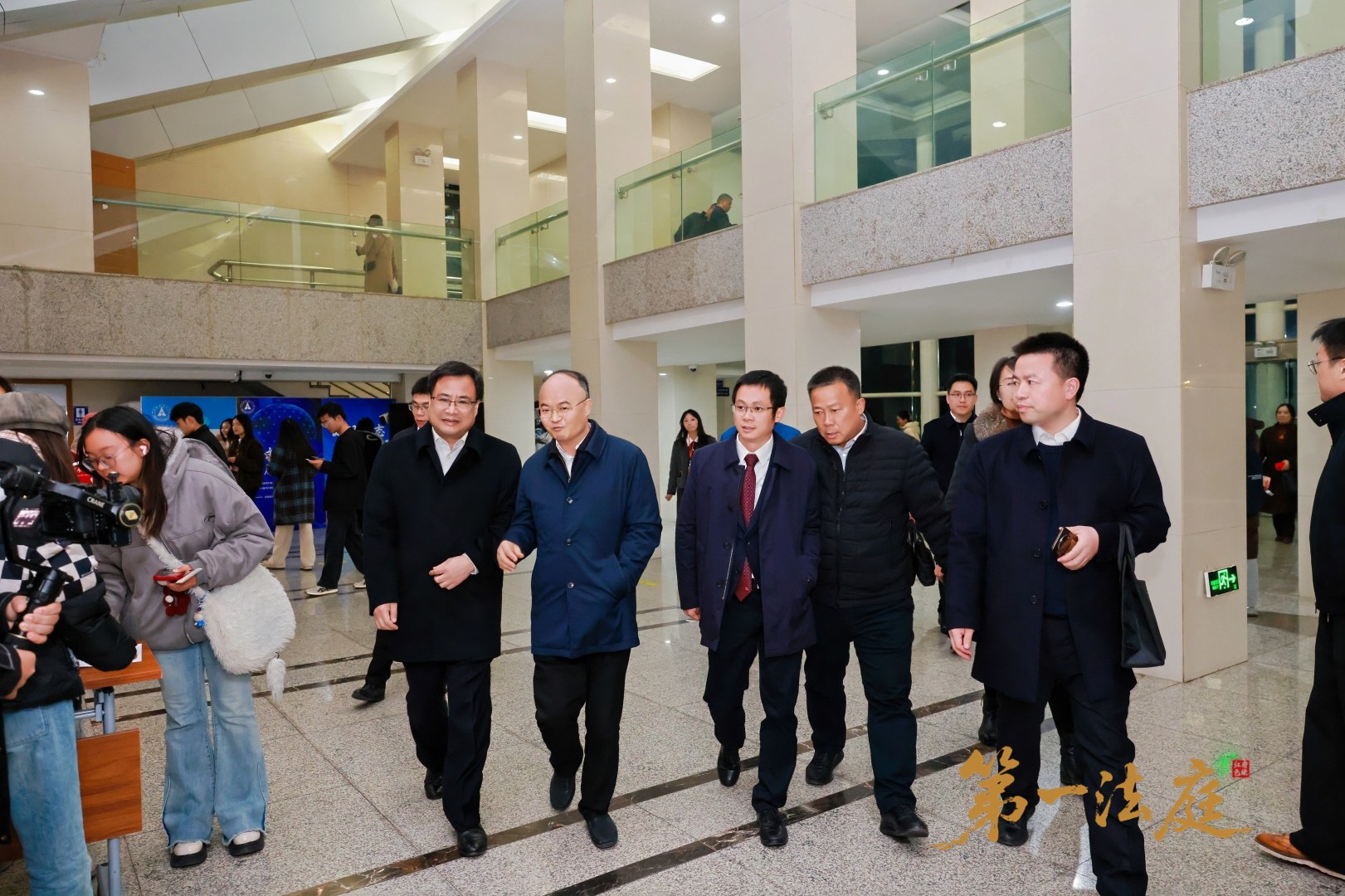 红色法治话剧《第一法庭》在国家宪法日隆重首演