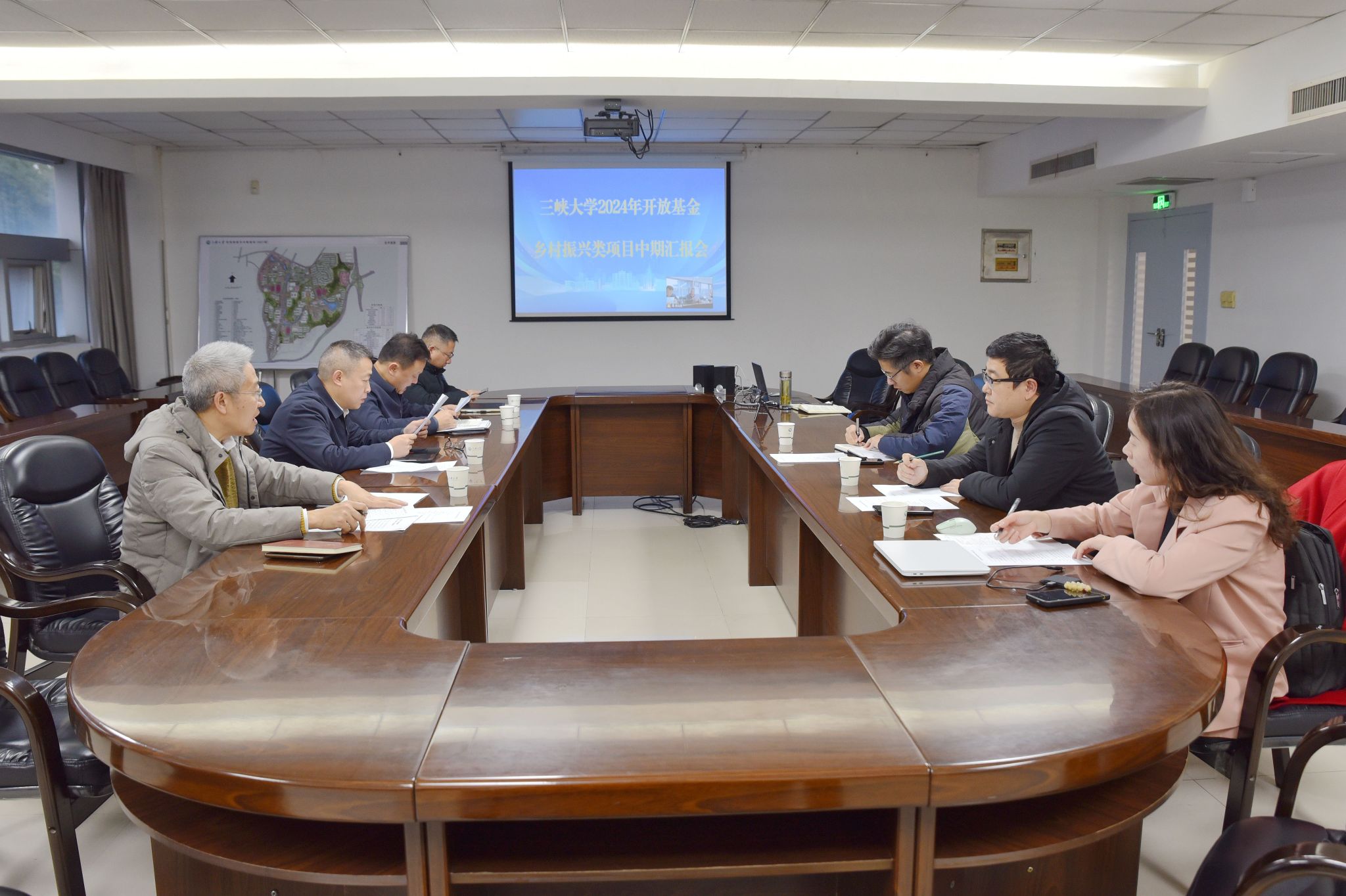 三峡大学召开开放基金乡村振兴项目中期汇报会暨“百校联百县兴千村”行动推进会