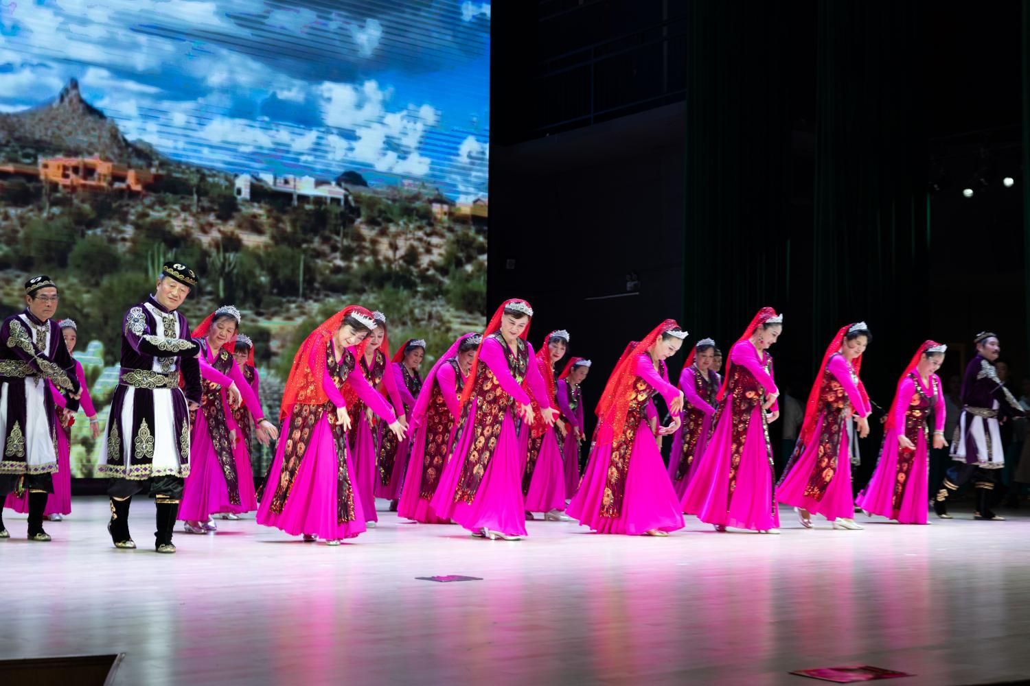 离退休教职工2026年迎新春文艺汇演举行