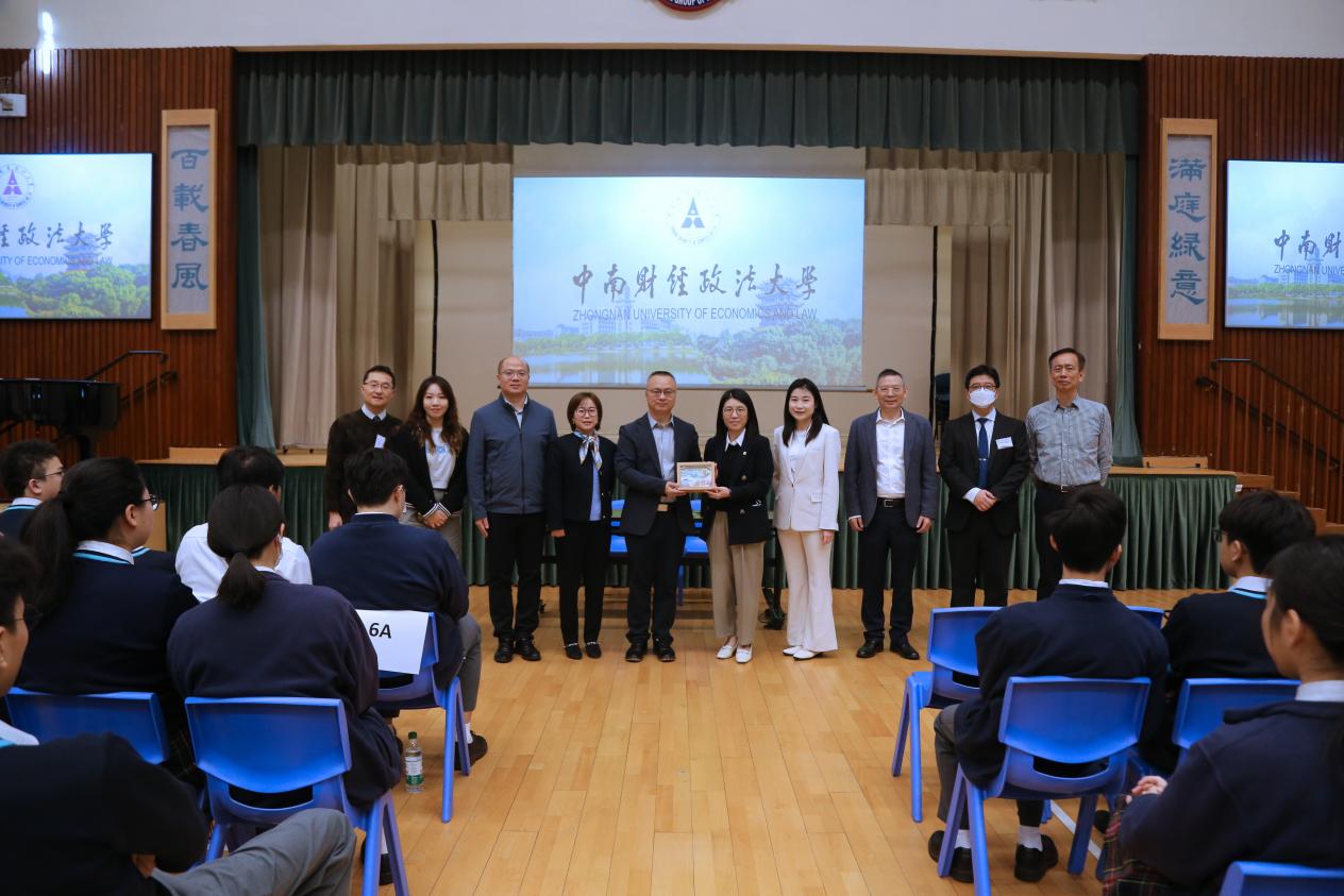 校党委副书记陈狮率团访问香港