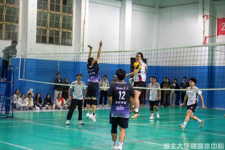 共赴秋约，运动月点亮健康校园