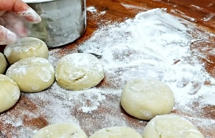 [荆楚网]美味在“县”丨潜江熊口酥饼：饼香不怕巷子深 第一口就“沦陷”了