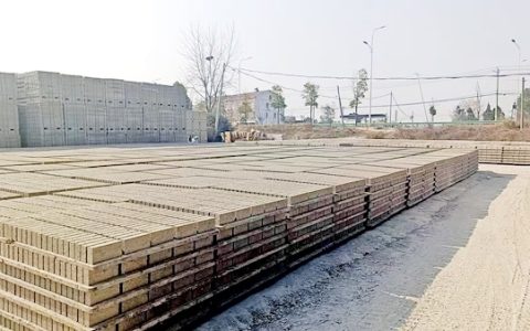 部分建筑垃圾再生利用厂家面临尴尬 有的原料吃不饱 有的产品卖不动