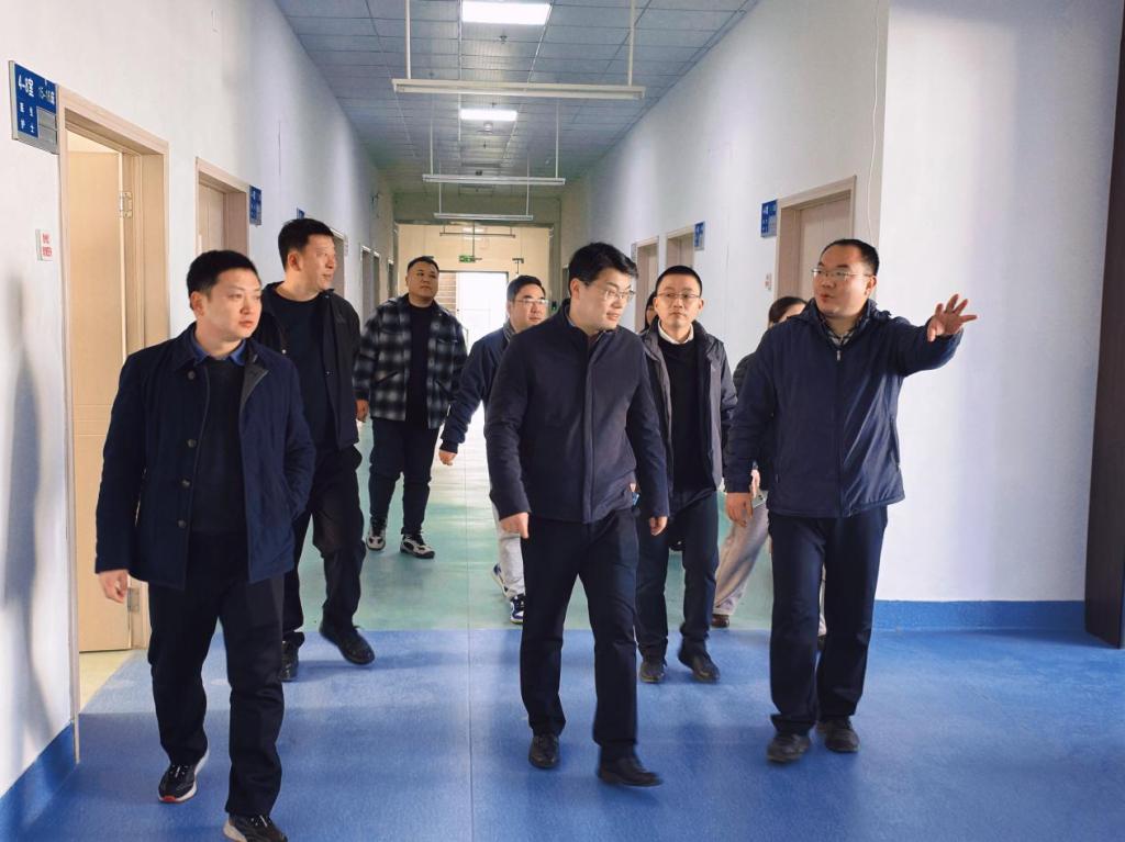 胡国珍校长带队调研校医院工作