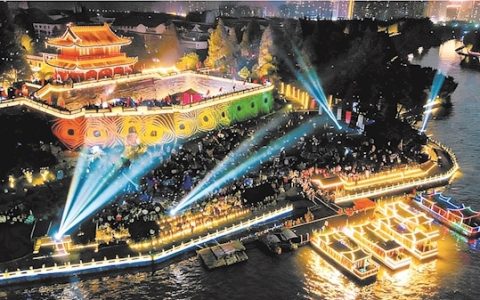 古城墙邂逅无人机秀，楚风雅韵遇上跨年演出 荆州端出110道“硬菜”开启新年