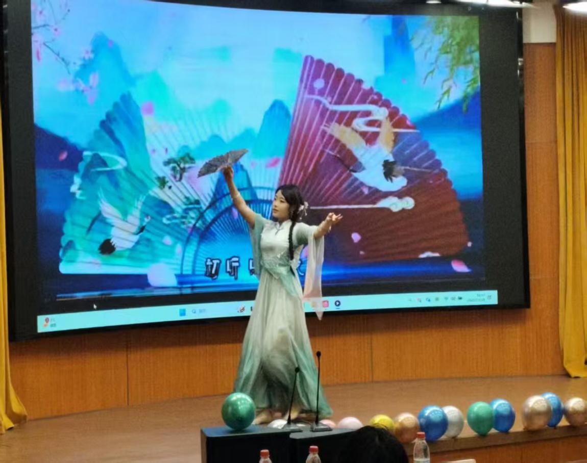 继续教育学院全日制自考本科班举办2026年元旦联欢晚会