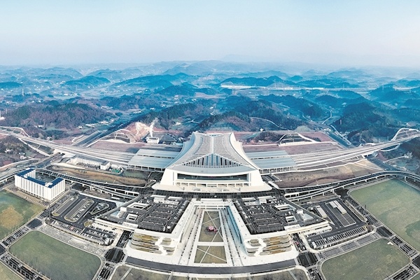 荆楚腹地架起稳固“金三角” 高铁路网贯通南北承东启西