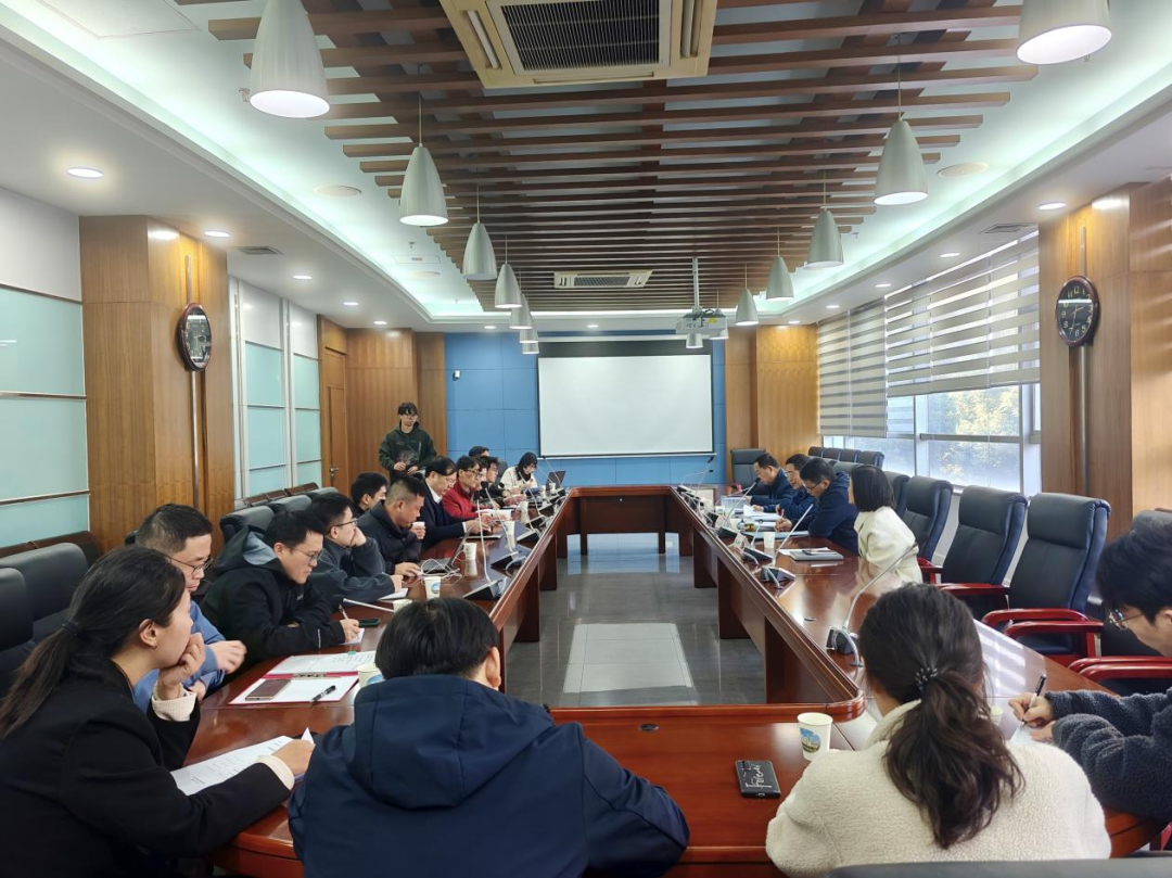 学校2025年教育部哲学社会科学研究重大课题攻关项目申报文本论证交流会顺利召开