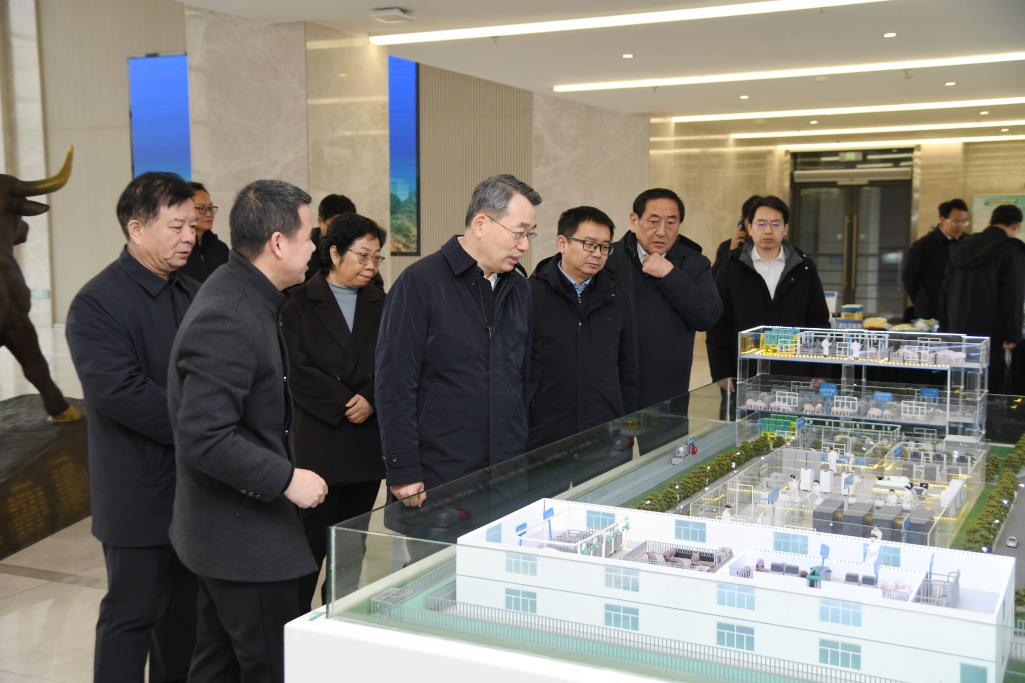 湖北省委常委、常务副省长张文兵到华中农业大学巡查2026年研考工作并调研科技创新工作