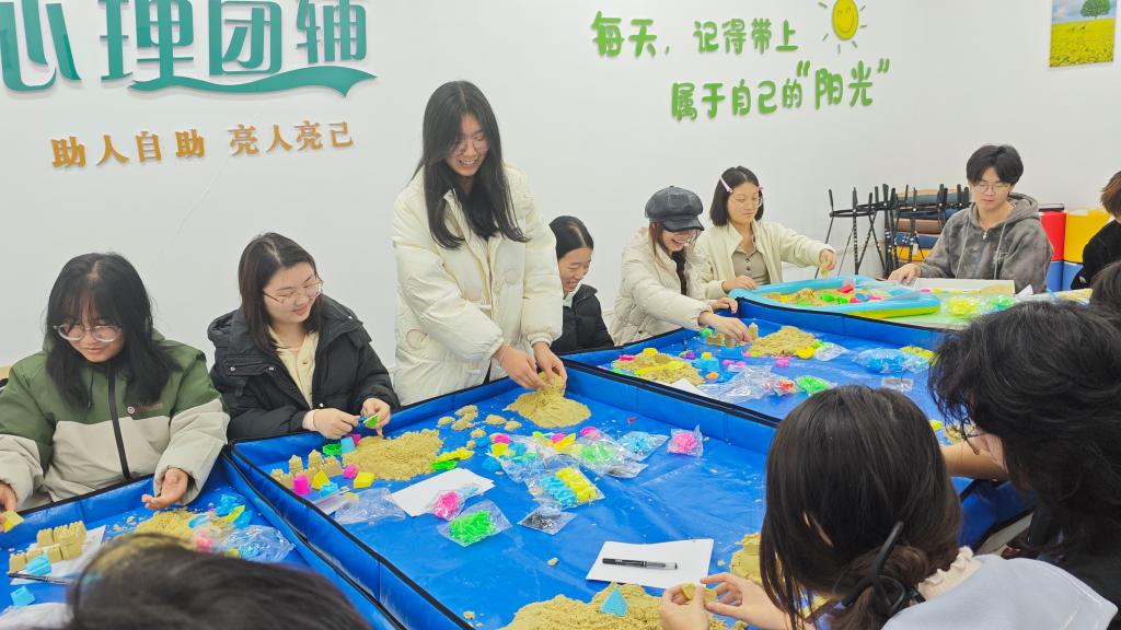 触摸情绪，疗愈心灵：太空沙情绪疗愈体验活动圆满举办