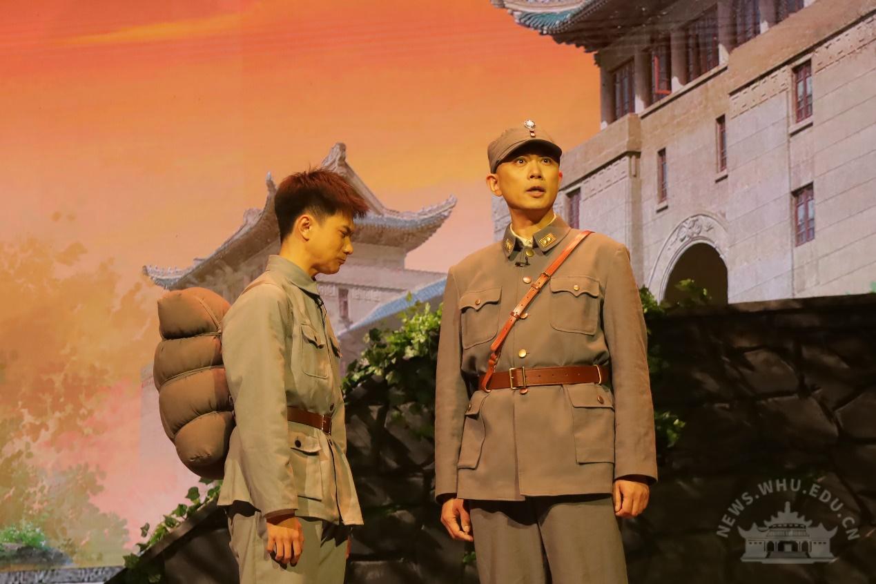 武汉大学原创话剧《周恩来在珞珈山》成功首演