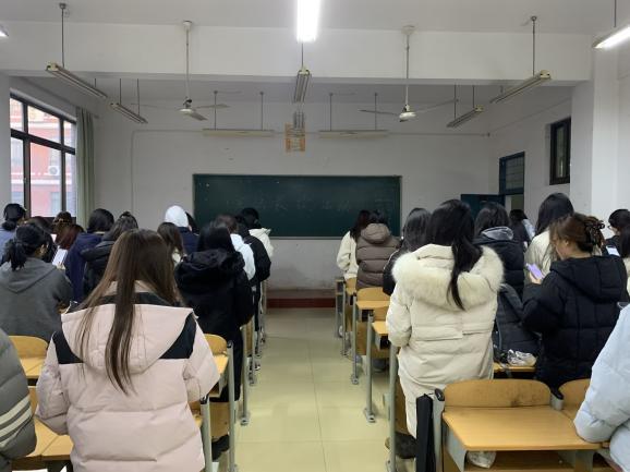 学宪法，明法理，筑梦青春正当时——外国语学院开展国家宪法日主题系列活动