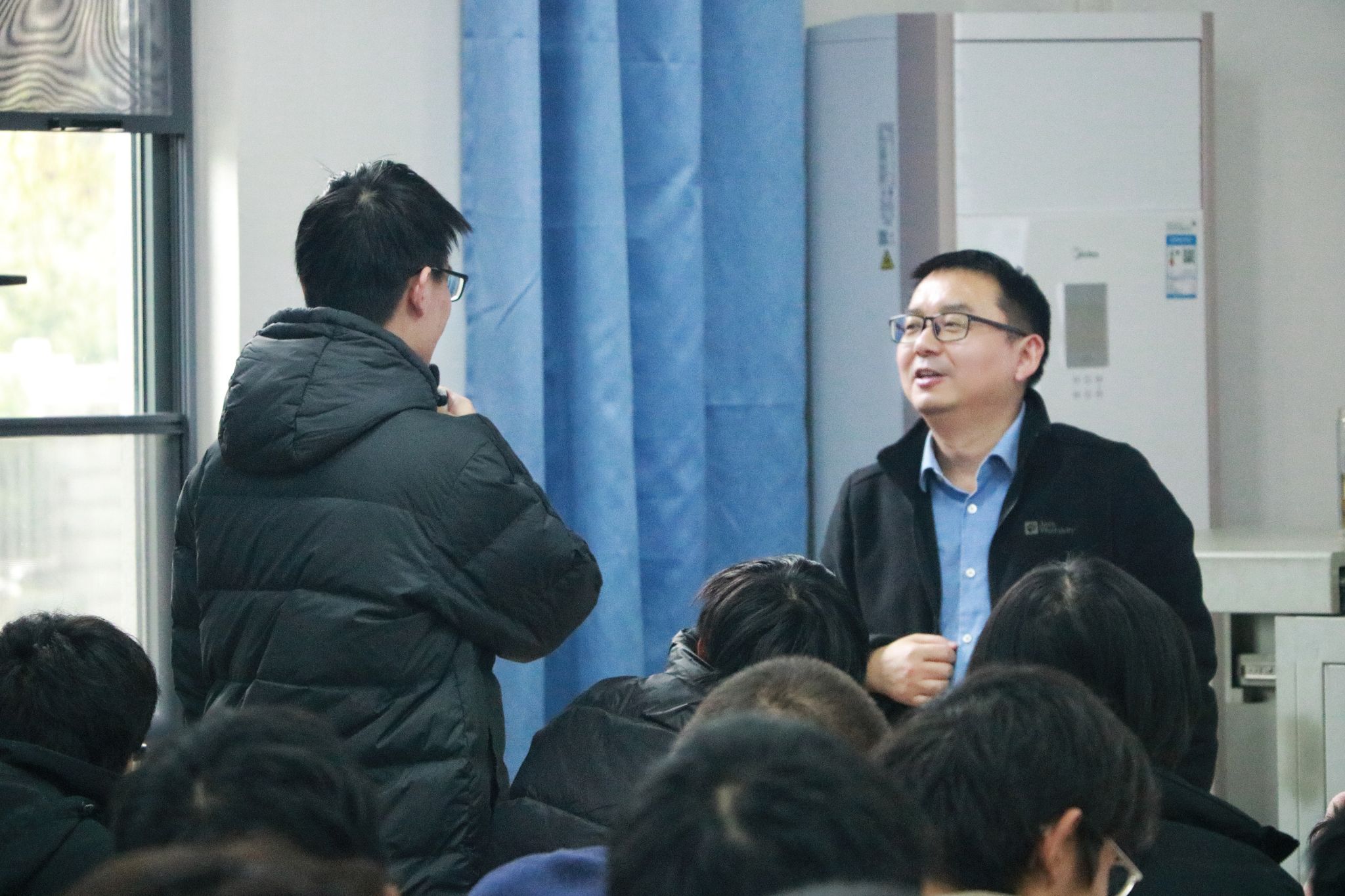 华中农业大学领导走进课堂讲授思政课