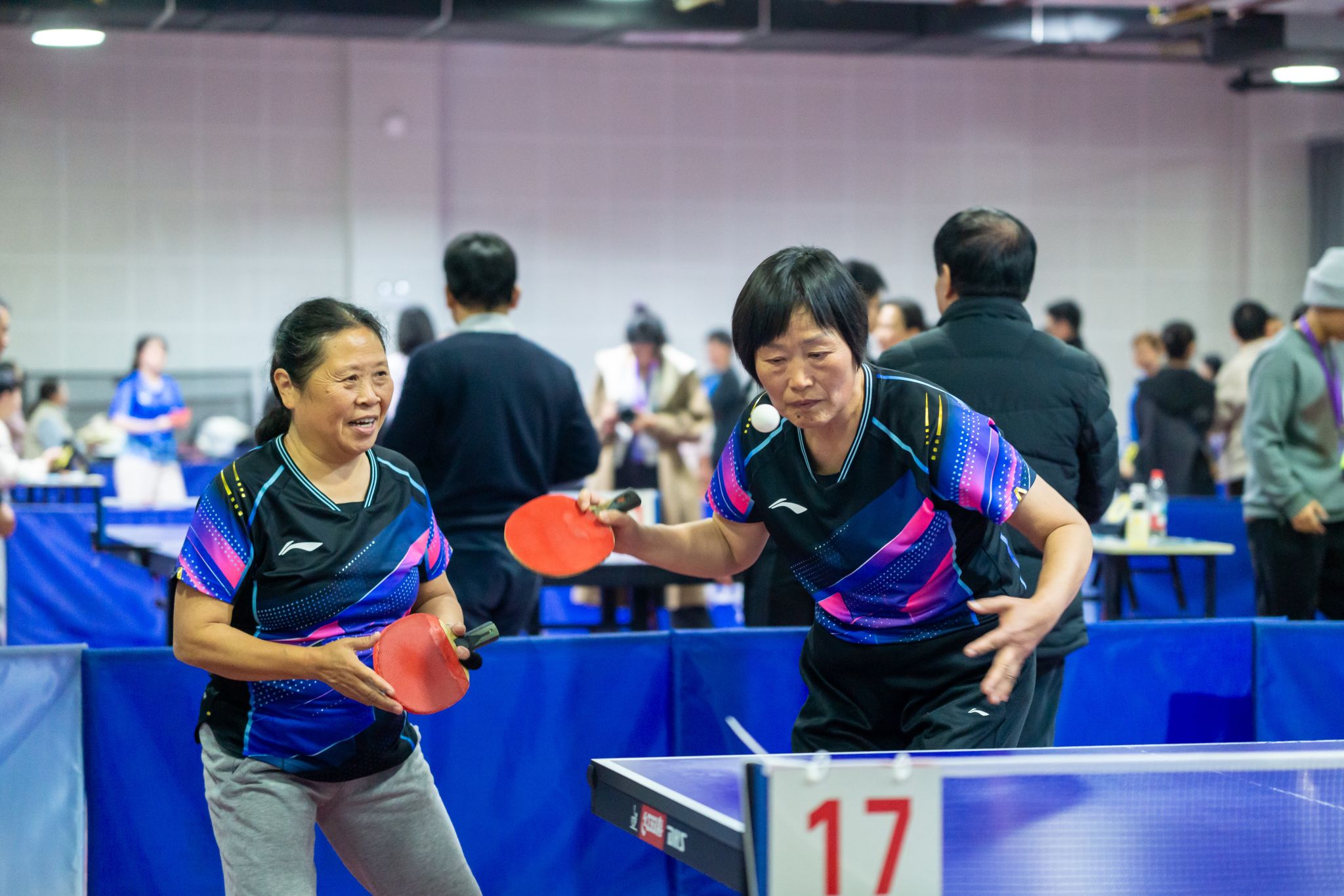 “乒”出快乐 赛出健康：2025年教职工乒乓球赛圆满落幕