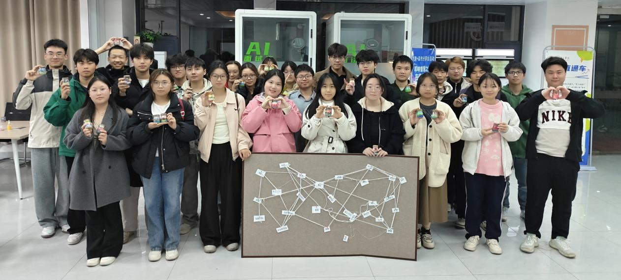 机电工程学院举办“毛线绕暖、彩砂筑心”特色心理活动