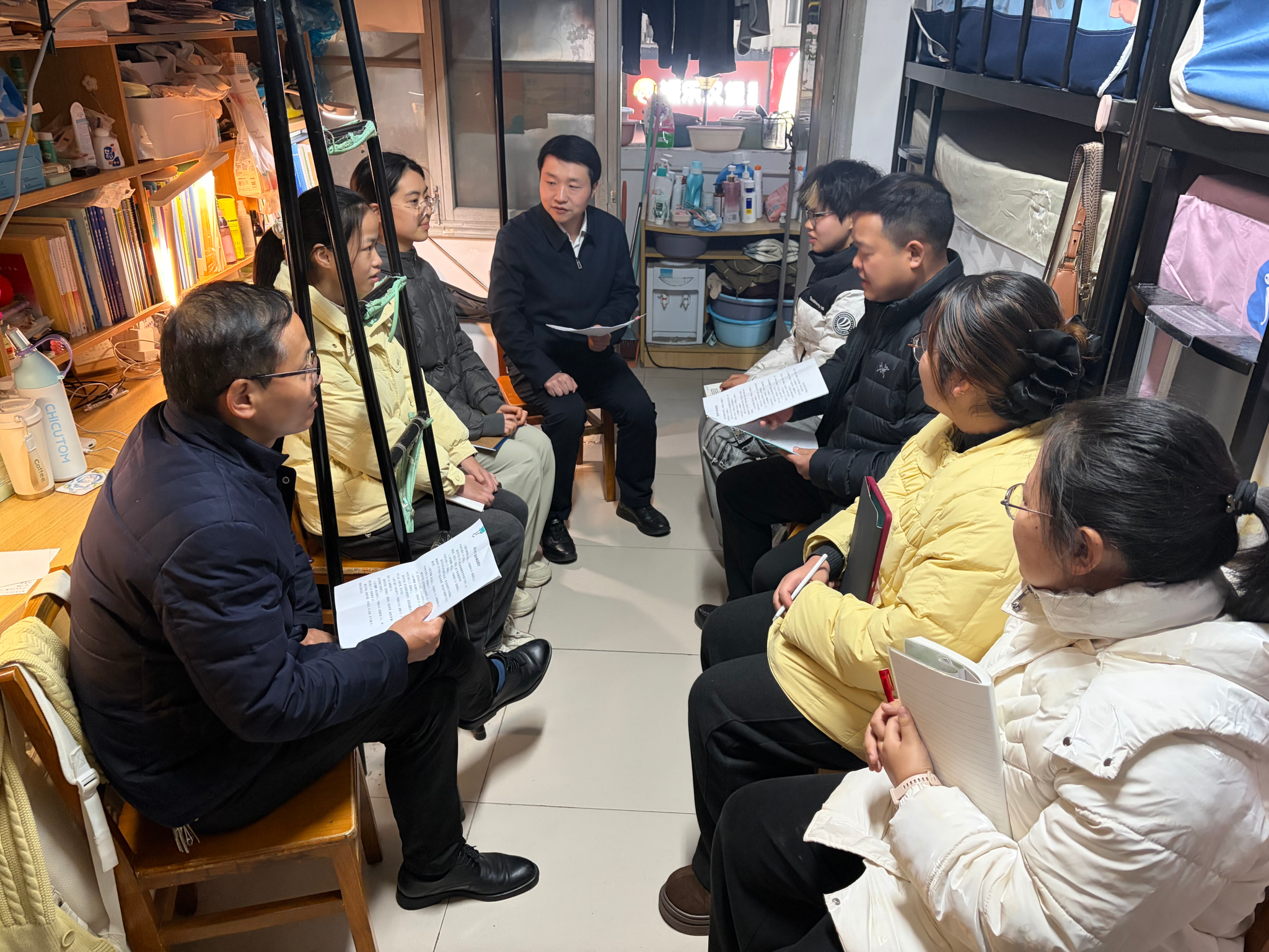 三峡大学领导走访慰问基础医学院、健康医学院2024级本科生