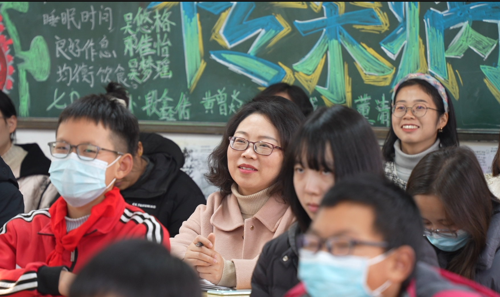 宜昌市英语学会及三峡大学外国语学院赴潘家湾中小学开展“美丽课堂”送教活动