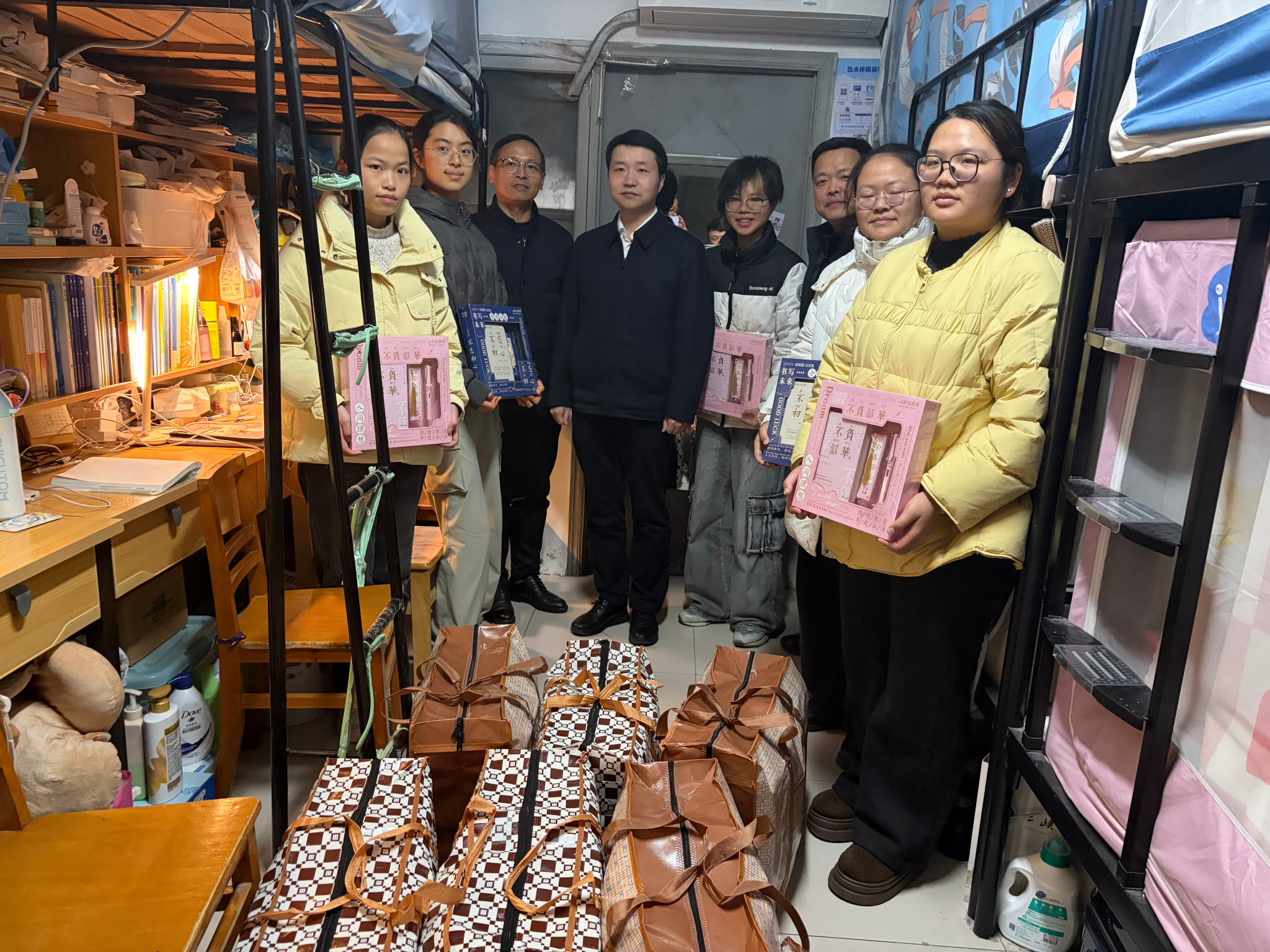 三峡大学领导走访慰问基础医学院、健康医学院2024级本科生