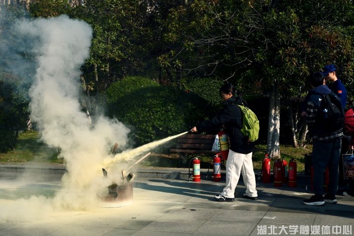 长江新区校区举办“119”消防演练专项活动