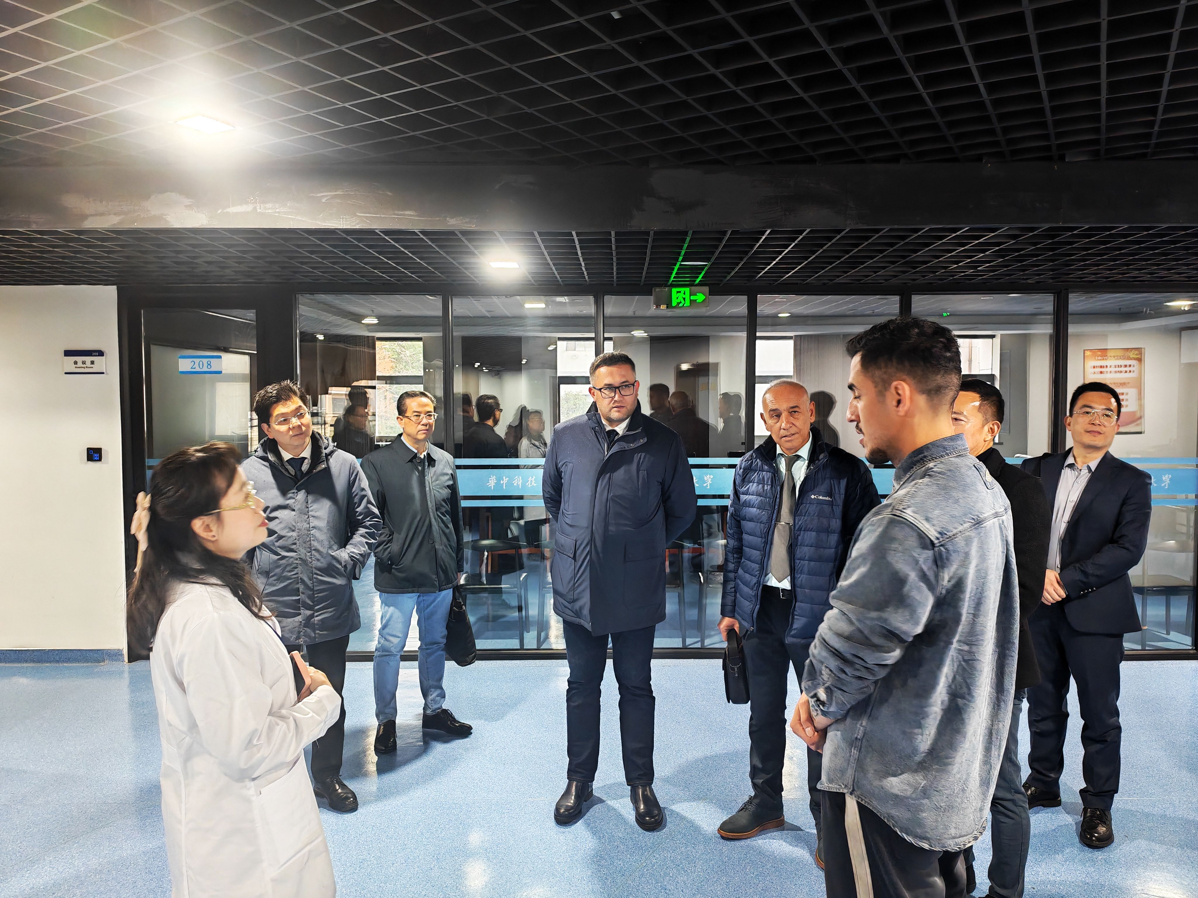 乌兹别克斯坦中亚医科大学努里洛·马马萨迪科夫校长一行来校访问