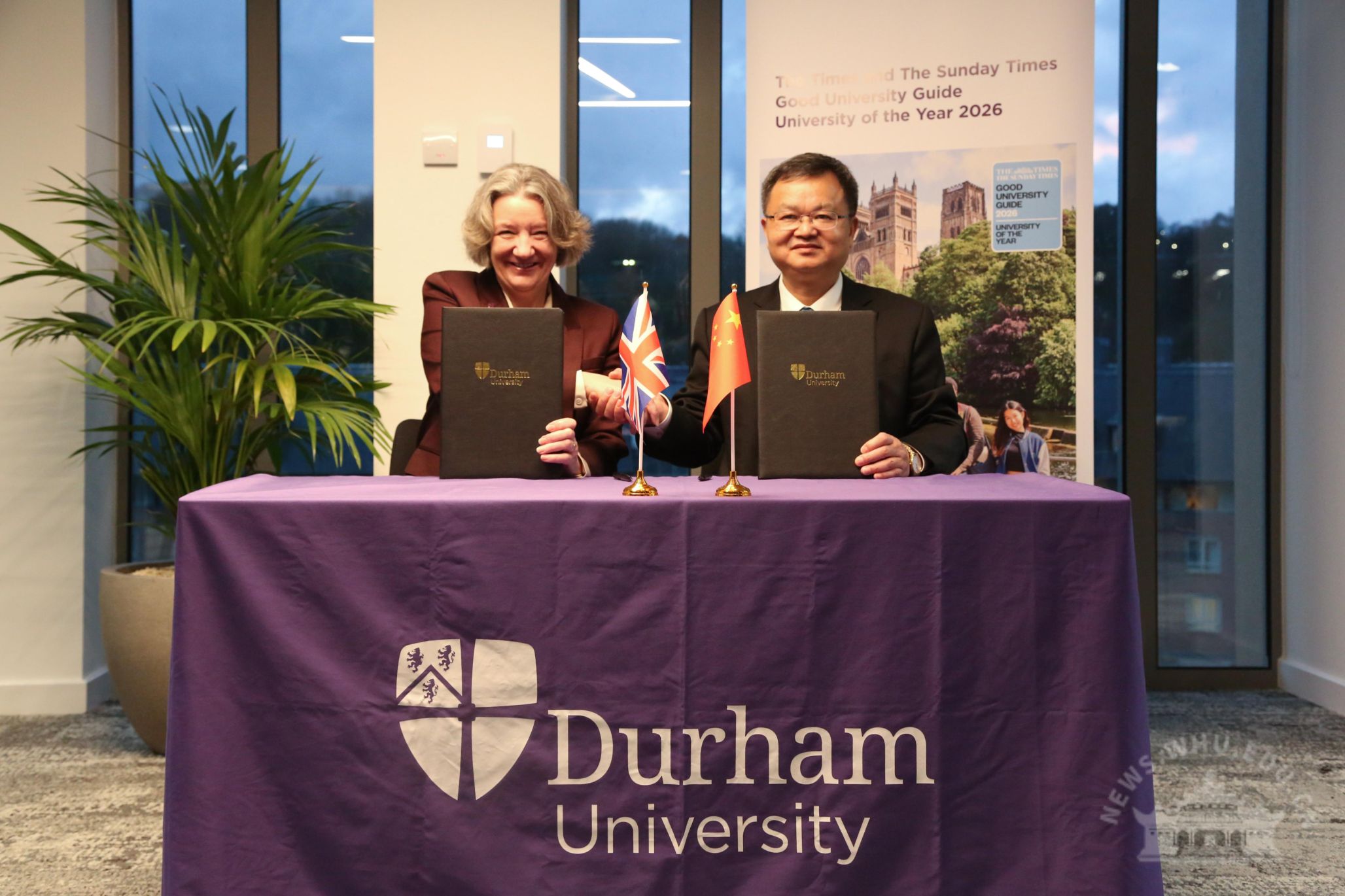 张平文率团访问匈牙利、波兰、英国