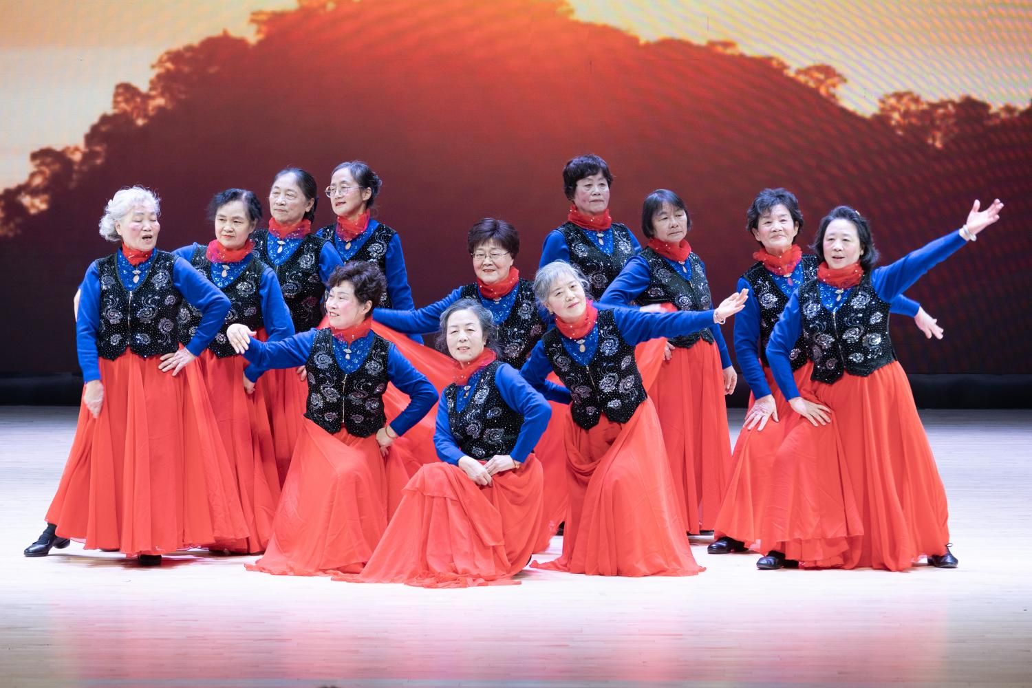 离退休教职工2026年迎新春文艺汇演举行