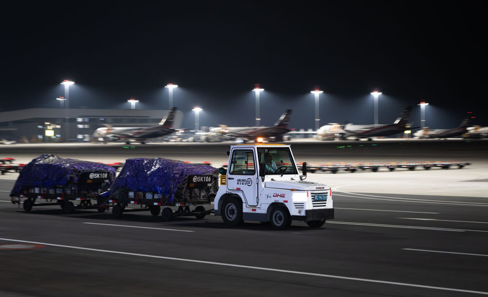 四中全会精神在基层|花湖一夜