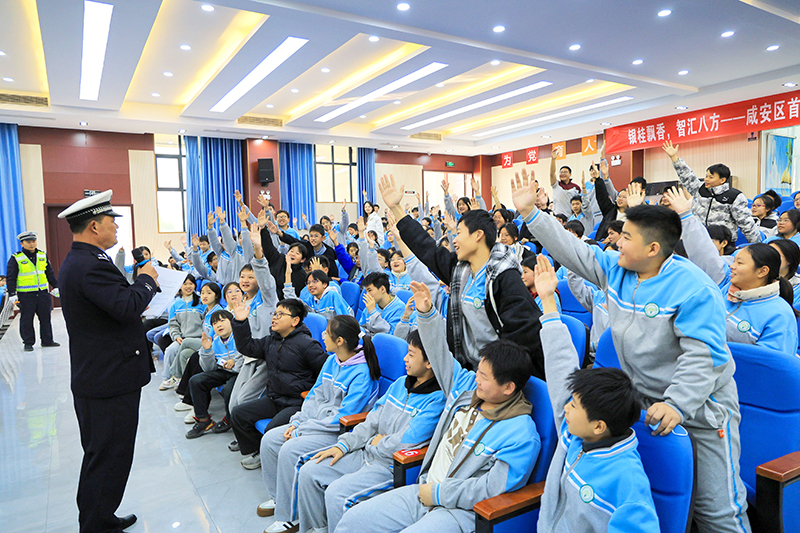 文明交通进校园　警校携手护平安