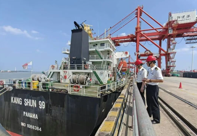 媒体聚焦 | 湖北日报：武汉阳逻港连续10年集装箱吞吐量过百万标箱