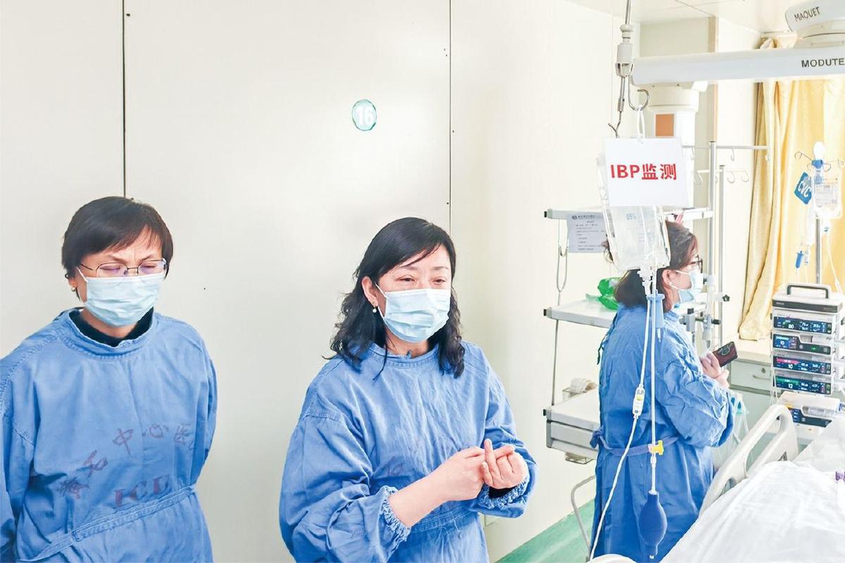 苏黄两地医疗合作再续新篇 3个名医工作室“落户”黄石市中心医院