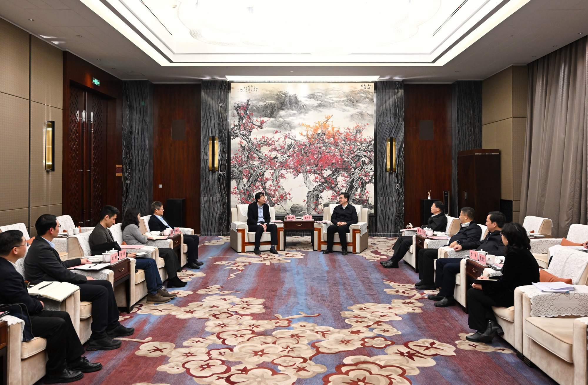 盛阅春会见北京中科国光量子科技有限公司董事长赵义博