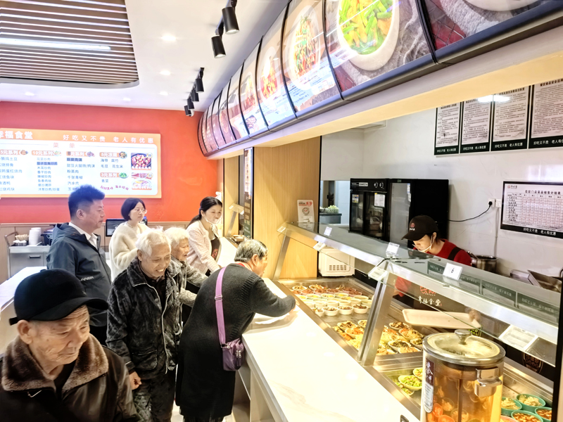 一餐热饭解民忧 多元运营惠民生 幸福食堂里的暖心“食”光
