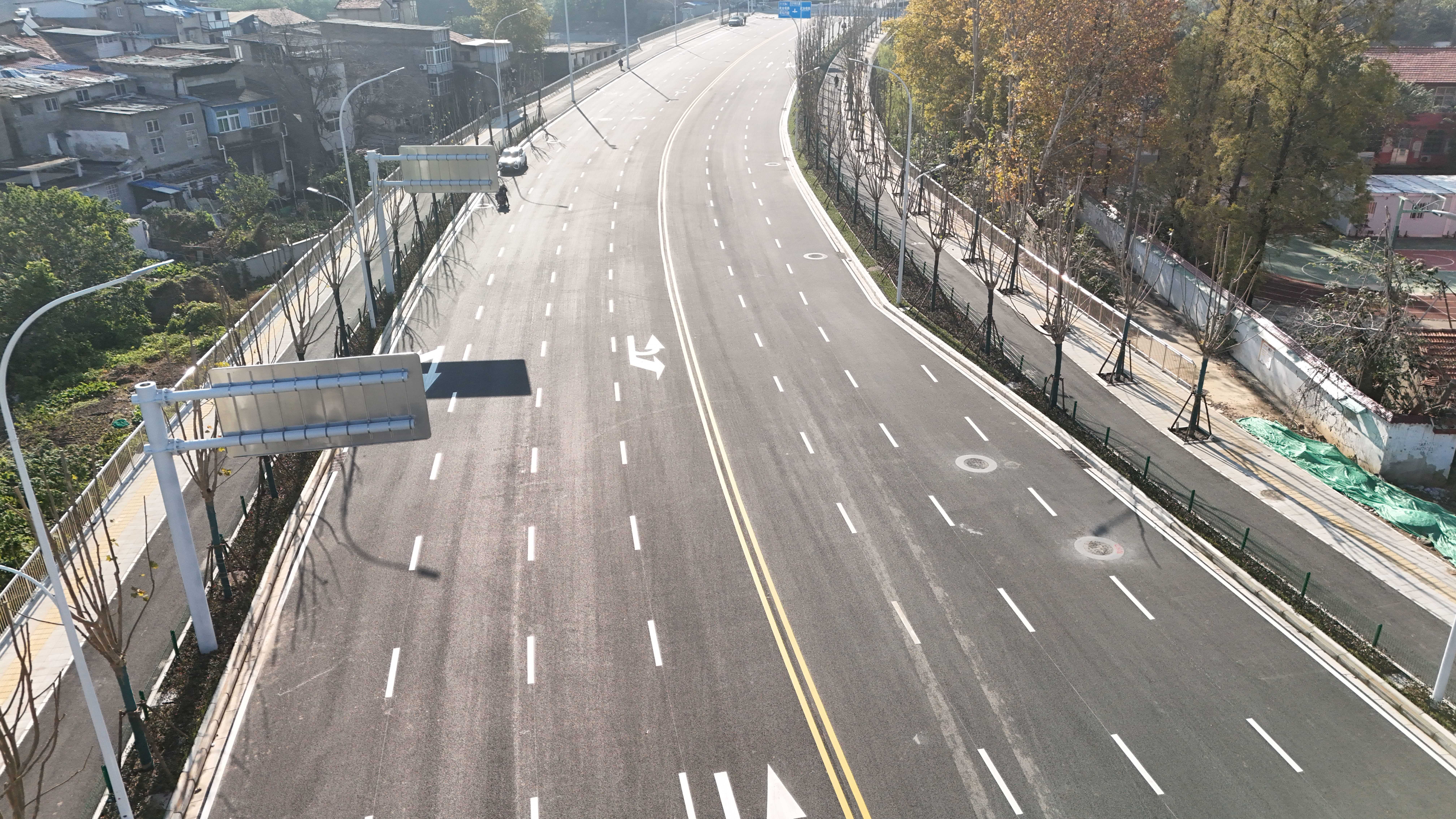 复兴路（新武金堤路—白沙洲大道）全线贯通