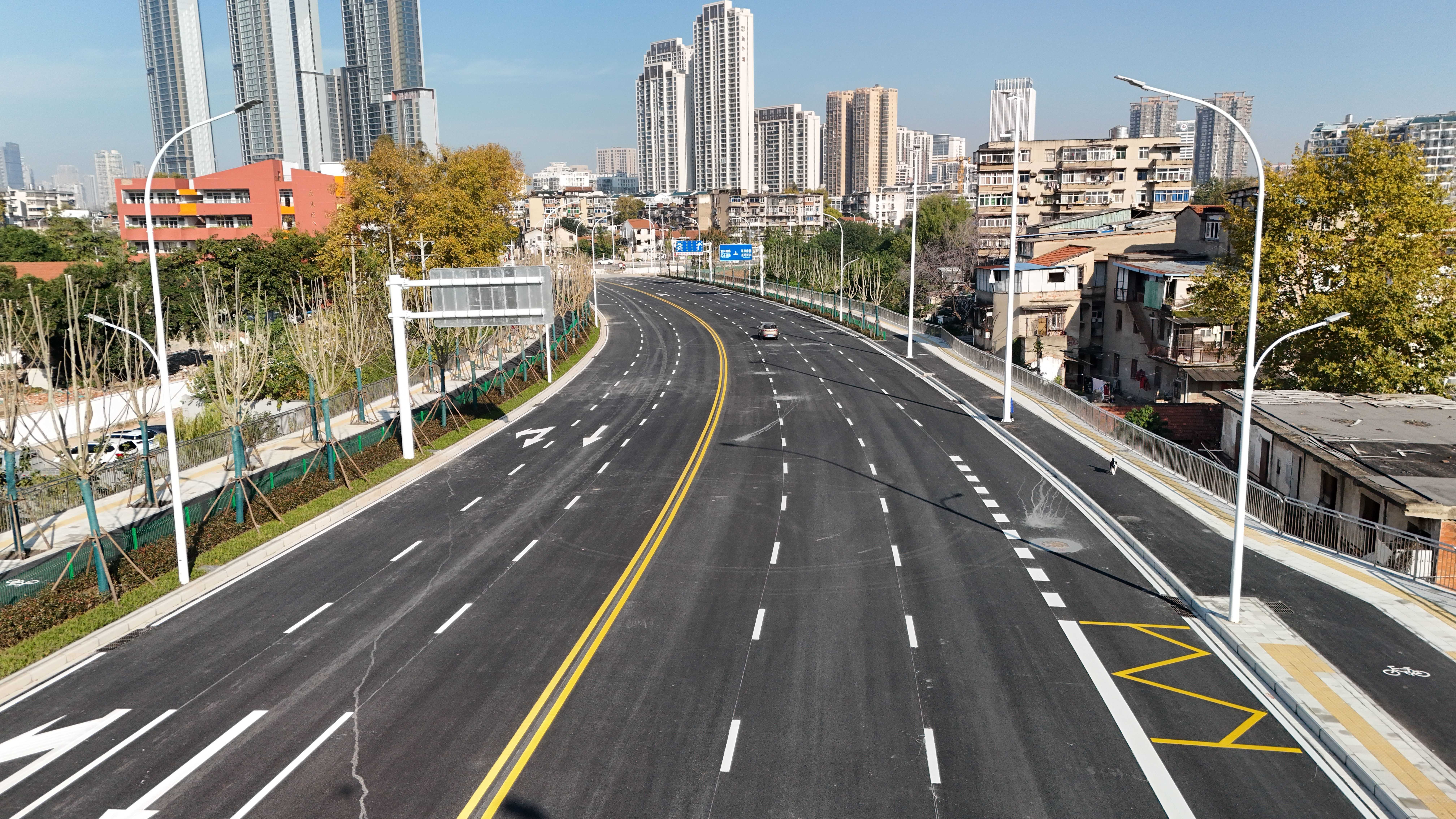 复兴路（新武金堤路—白沙洲大道）全线贯通