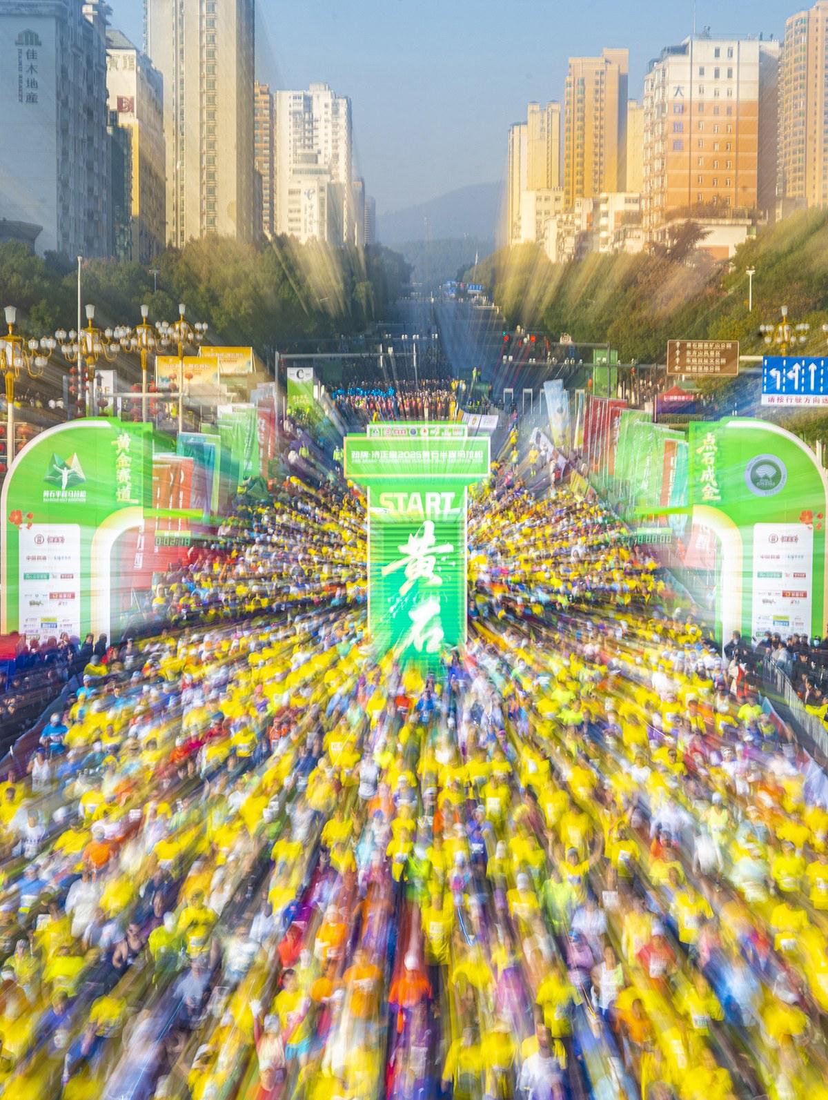 7491人刷新个人最好成绩，1602人跑进1小时30分钟  最容易PB的黄金赛道，为何是黄马？