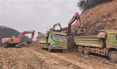 冲刺年底路基完工 石城镇矿区外道路扩建及延伸工程再提速