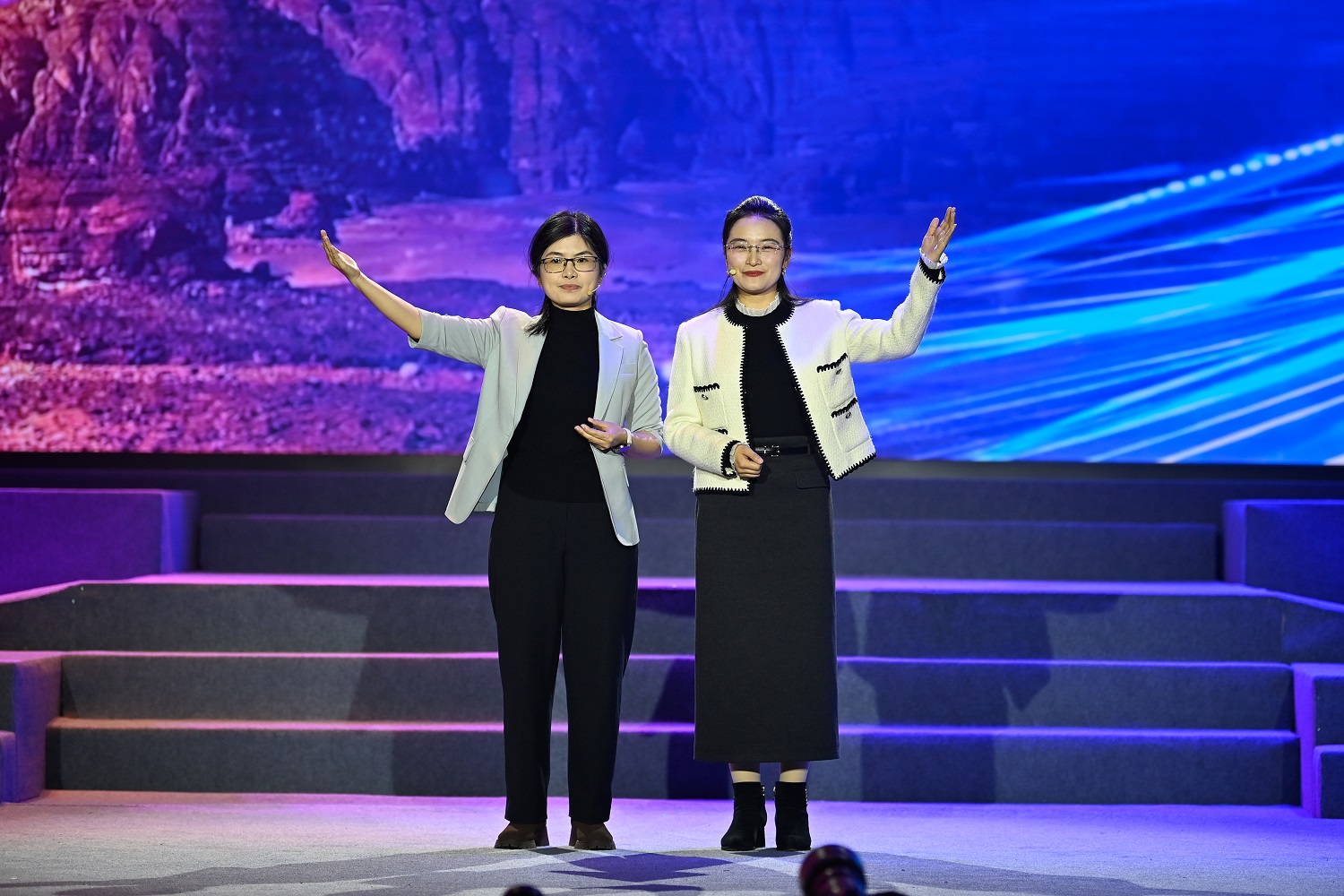 可亲可敬可信可学：第四届卓越之光理工故事展演会讲述“最美”故事