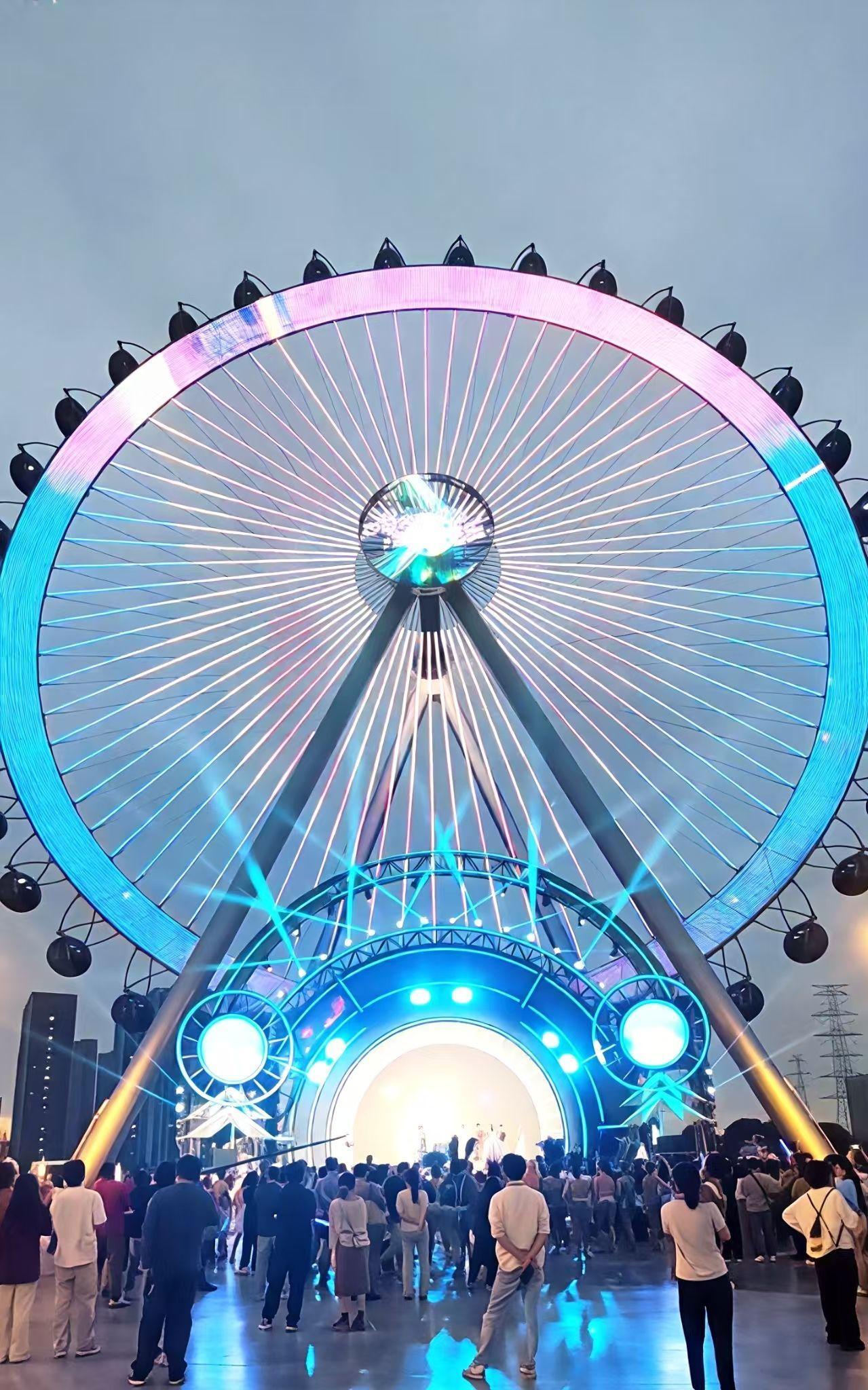 激光秀、交响乐、倒数敲钟！跨年夜，全城地标点亮光影秀！