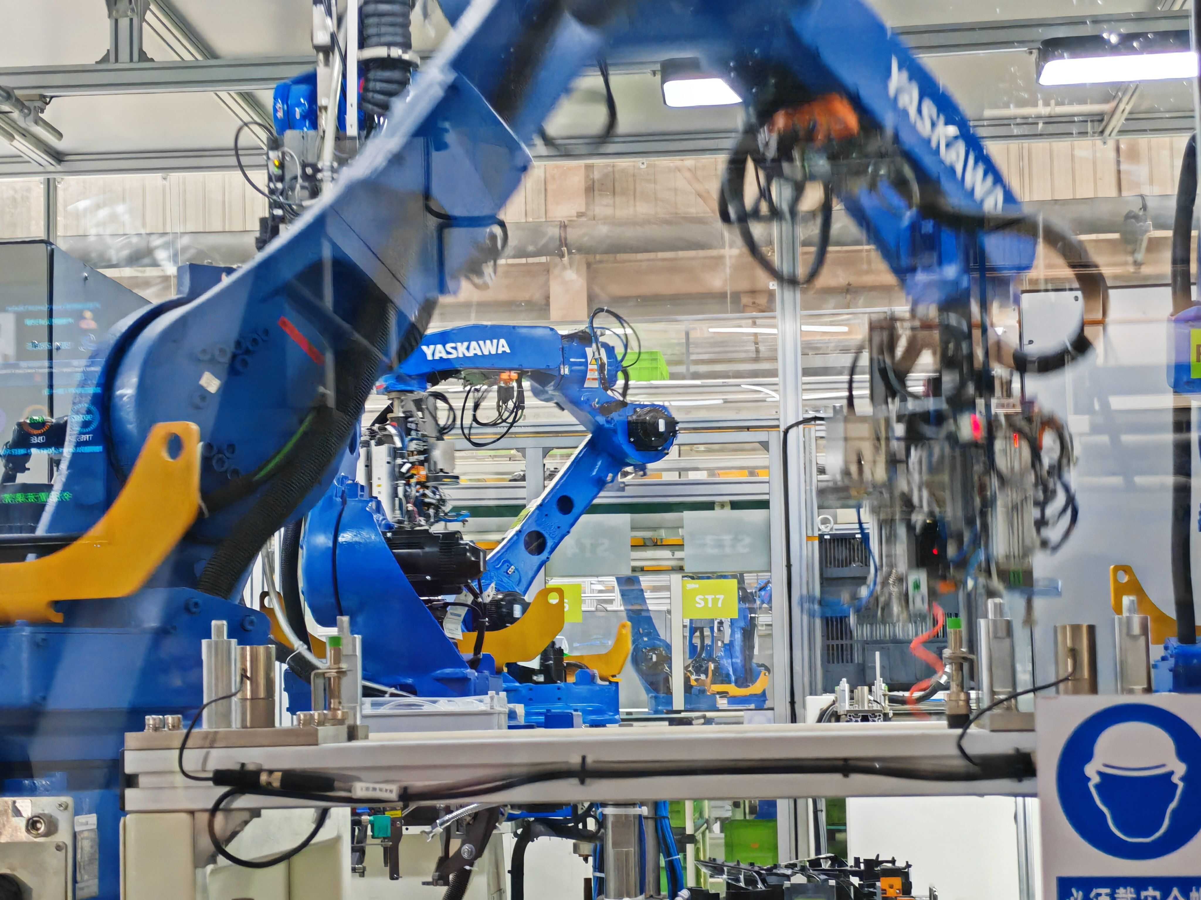 每36秒下线一只车灯，每年400万只车灯从这里发往全球