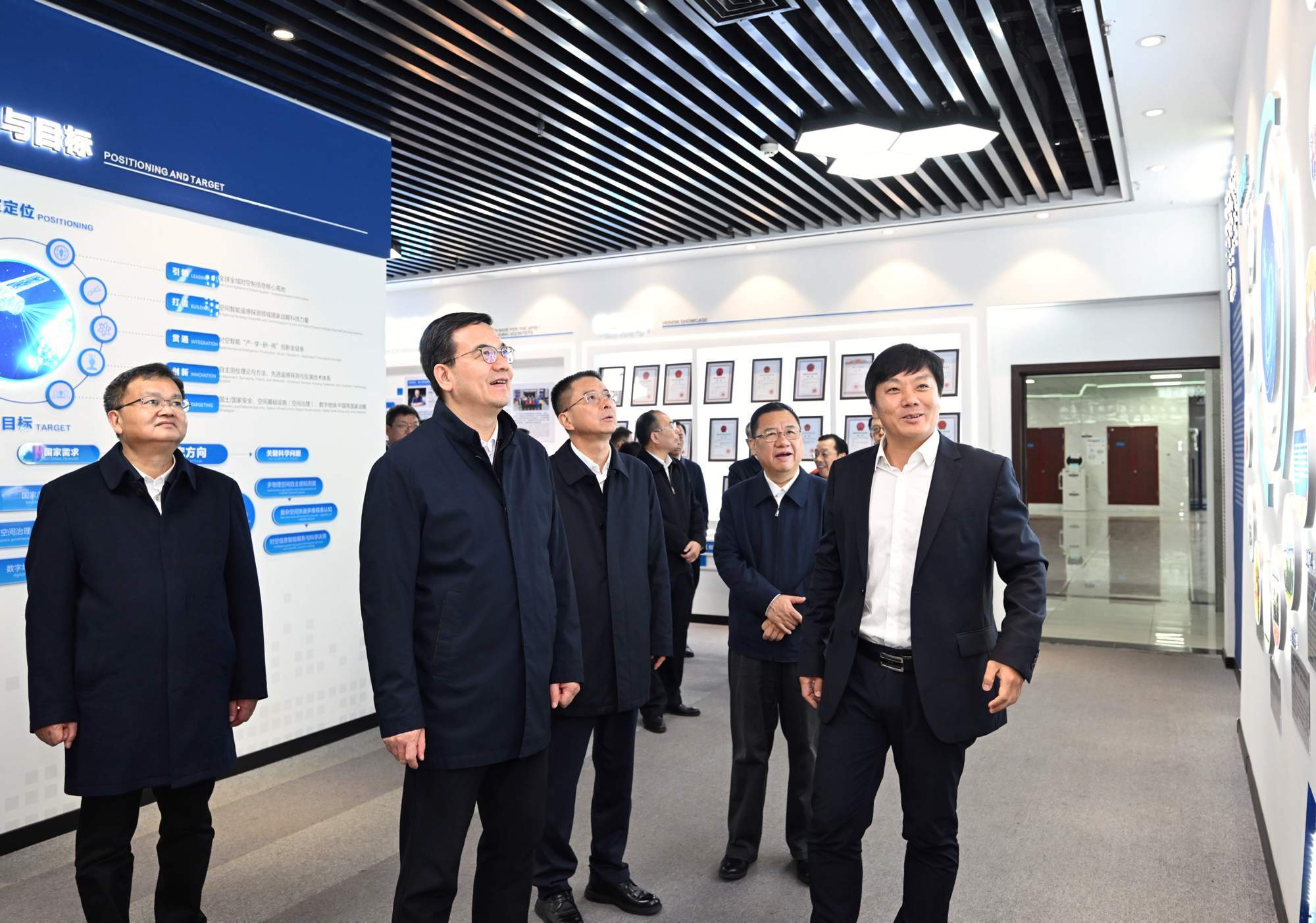 盛阅春熊征宇到武汉大学、华中科技大学调研并召开座谈会：深化名校名城全面合作，共同谱写高质量发展新篇章