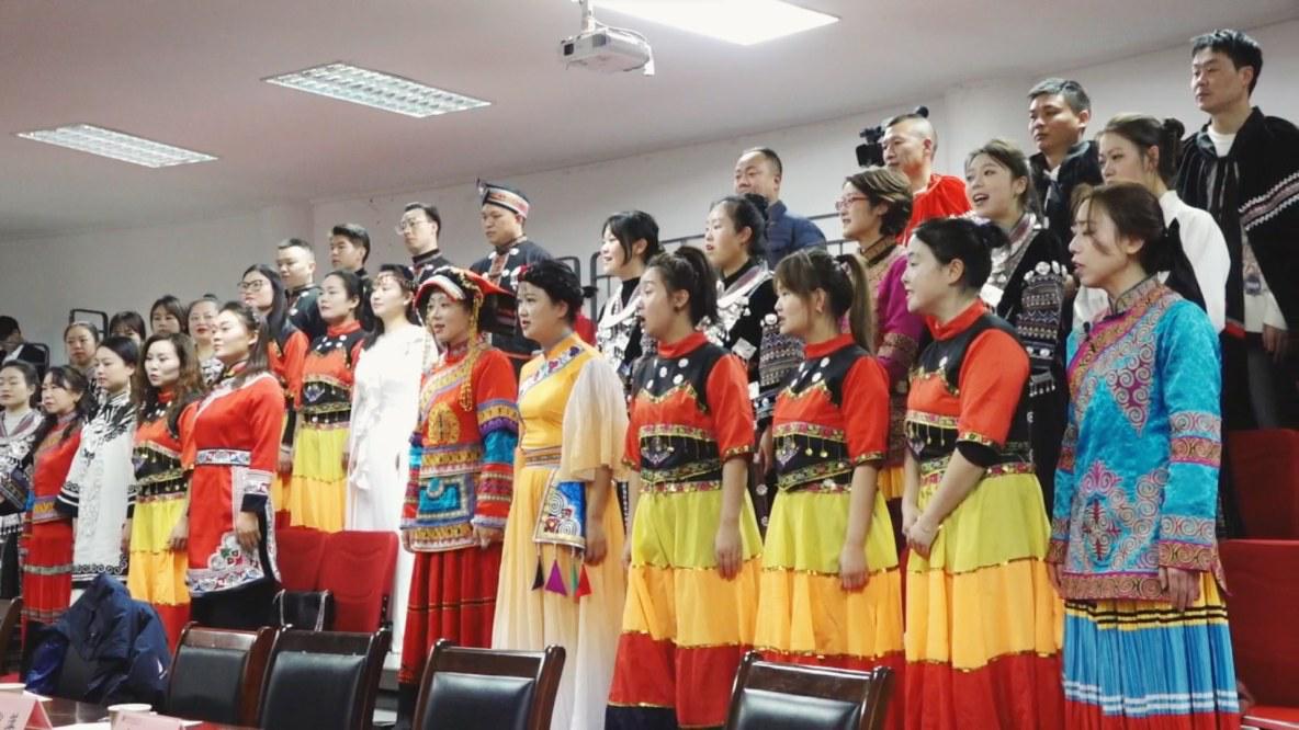 《起重匠》新生《小燕子》归巢  跨越千里，鄂黔两地同唱经典